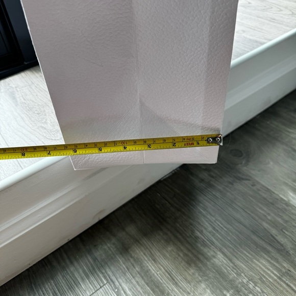 Dior White Shopping Bag with Gold Logo - Picture 11 of 11